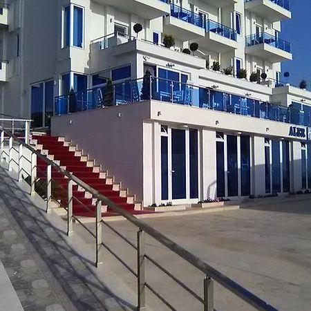 Aler Holiday Inn Sarandë Exterior foto